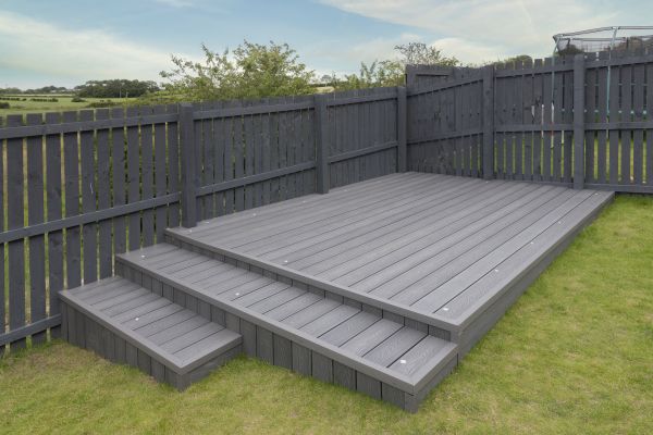 Cost of Vinyl Deck Construction in Oceanside